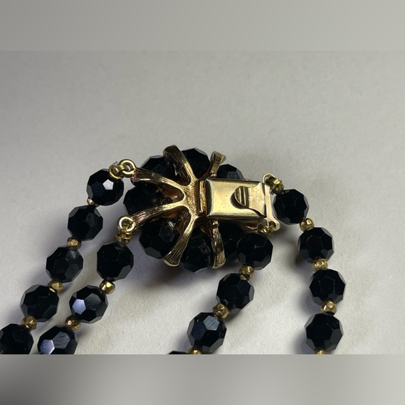 1950s Vintage Black Mourning 2 Strand Goldtone Timeless Necklace. - Picture 12 of 13
